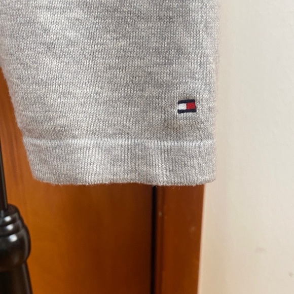 Tommy Hilfiger V-Neck Argyle Sweater in Gray Ivory Metalic Gold Thread Preppy - Picture 3 of 7